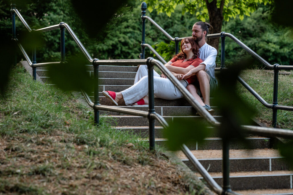 couple's photoshoot in Leavesden Country Park